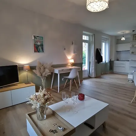 Cosy Avec Jardin Clôturé