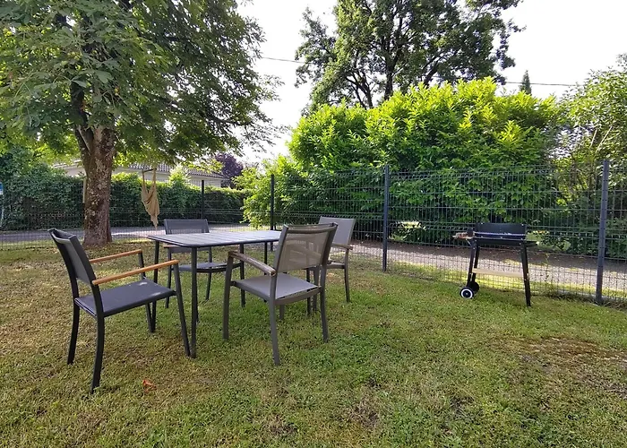 Cosy Avec Jardin Cloture Apartment Bretenoux